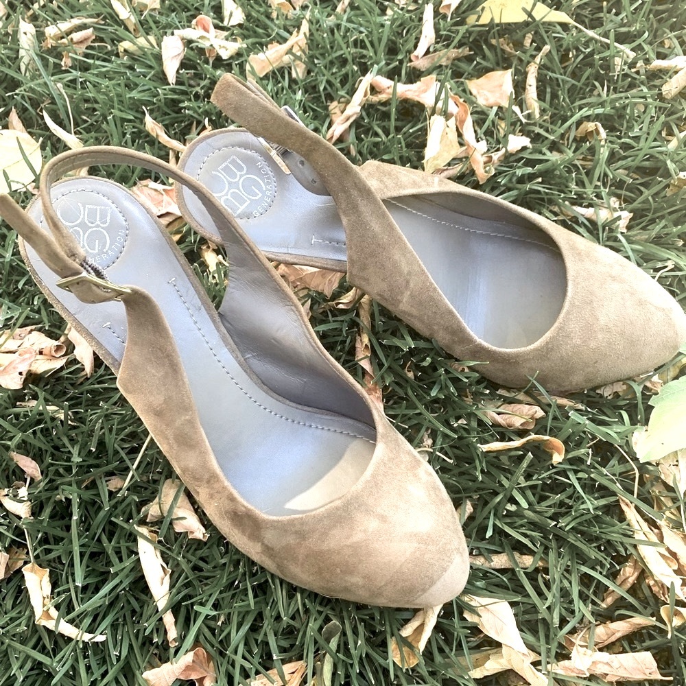 Women’s suede slingback heels Size 9